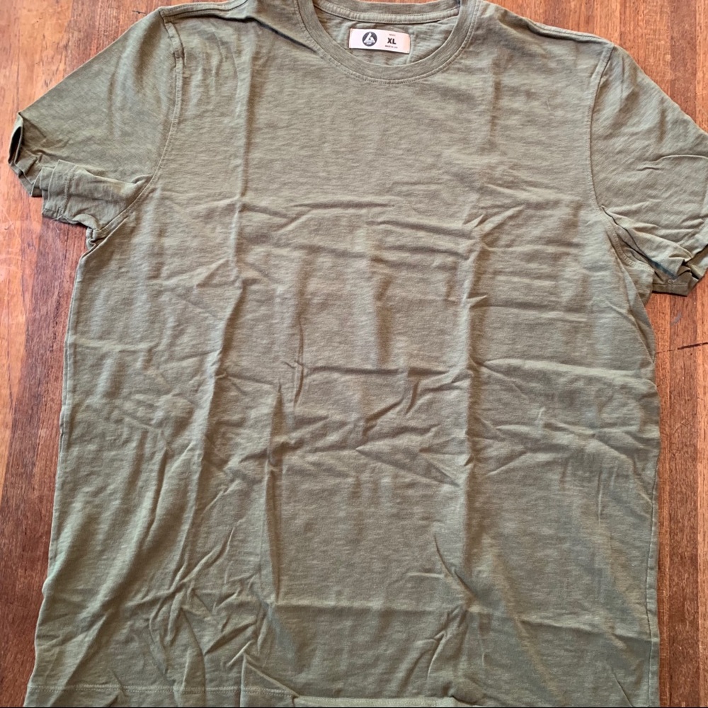 (2) American giant tees xl army green and black